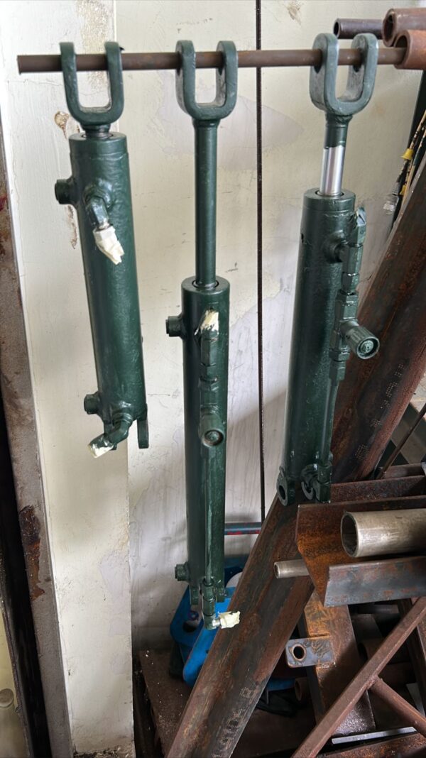 Refurbished Cylinders with New Seals & Mini Power Unit