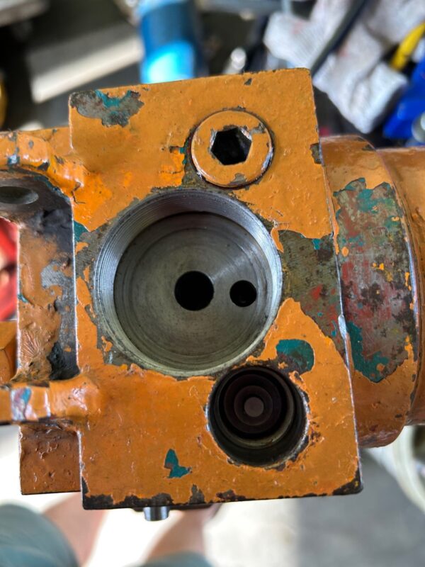Hydraulic Hose & Pressure Gauge Replacement - Image 2