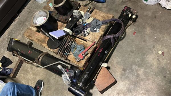 Testing Cylinders with Counter Balance Valves - Image 2