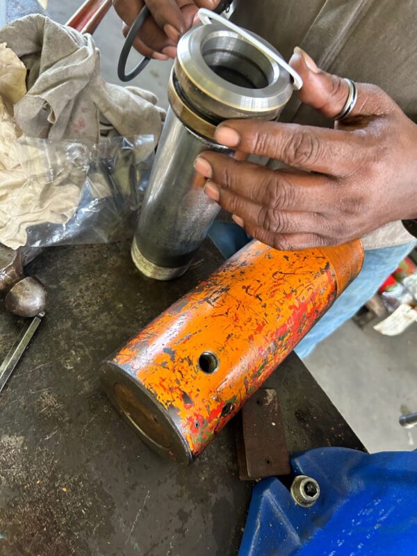 Hydraulic Hose & Pressure Gauge Replacement - Image 3